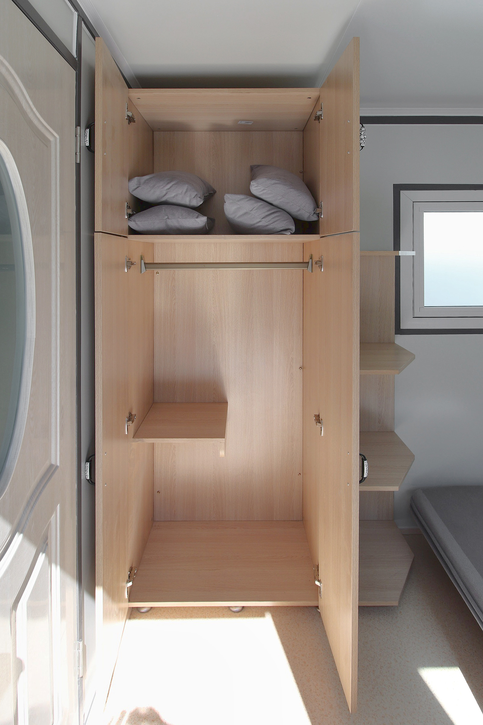 M&B | Modular Housing Pod - Backstorage Containers